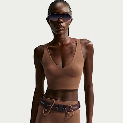 NikeSKIMS Matte Women's V-Neck Long-Line Bra. Nike.com